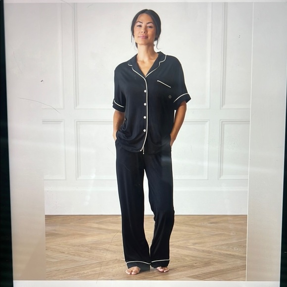 🎉Oprah's Favorite Cozy Earth Black Women's Pajama Set with White